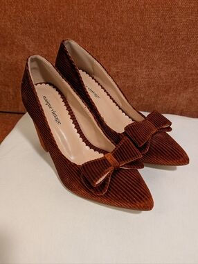 Unique Vintage velvet Block heels Size 6